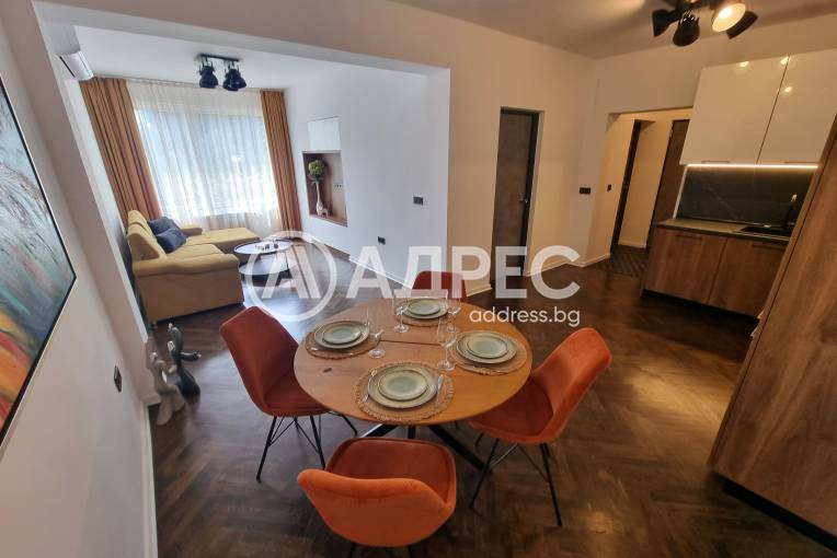 Тристаен апартамент, София, Център, 660817, Снимка 1