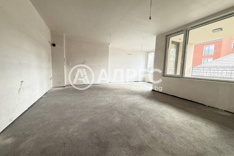 Тристаен апартамент, София, Център, 684817, Снимка 1