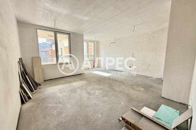 Тристаен апартамент, София, Център, 684826, Снимка 1