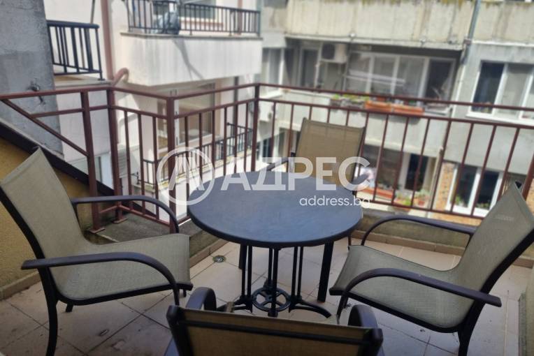 Тристаен апартамент, Варна, Погребите, 695830, Снимка 1
