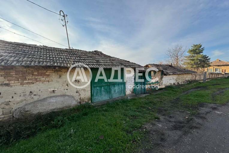 Къща/Вила, Садина, 677834, Снимка 1