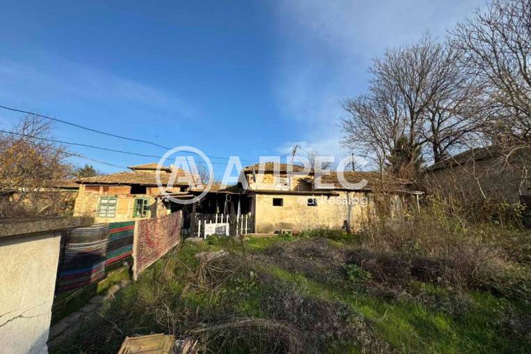 Къща/Вила, Садина, 677834, Снимка 5