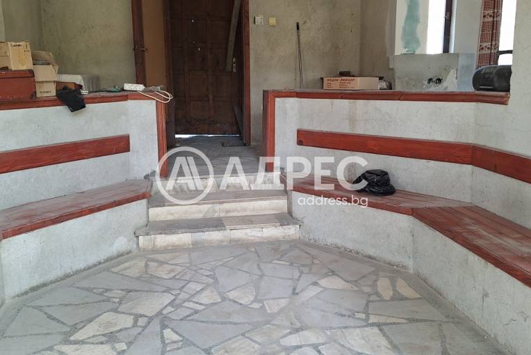 Къща/Вила, Долна баня, 671837, Снимка 3