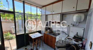 Къща/Вила, Съединение, 673841, Снимка 2