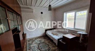 Къща/Вила, Съединение, 673841, Снимка 3