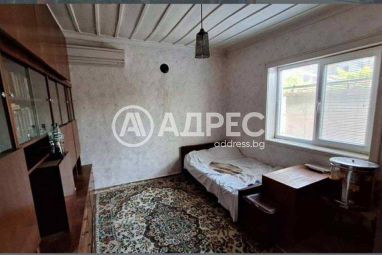 Къща/Вила, Съединение, 673841, Снимка 3