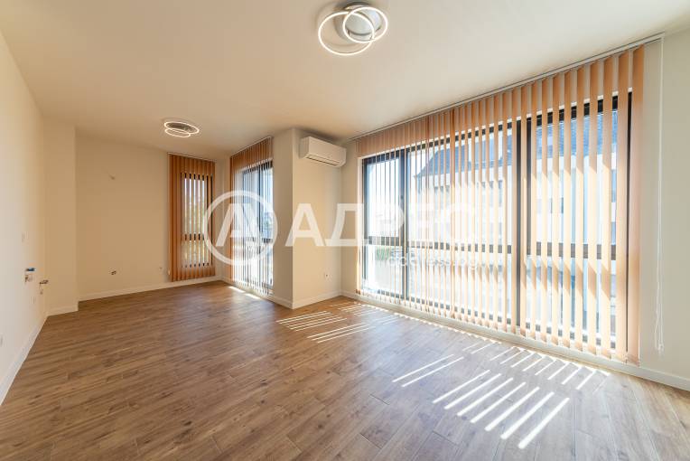 Тристаен апартамент, Варна, Бриз, 667842, Снимка 1