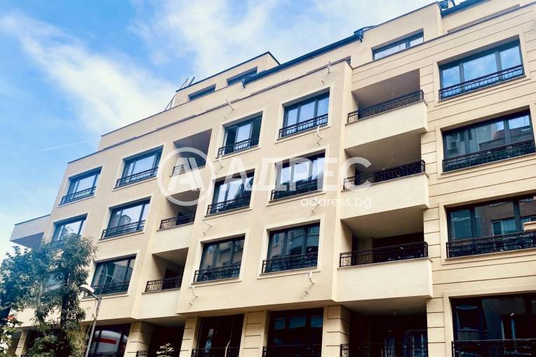 Тристаен апартамент, София, Център, 684843, Снимка 1