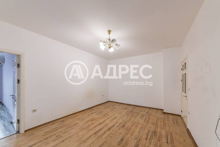 Тристаен апартамент, Варна, Червен площад, 638844, Снимка 17