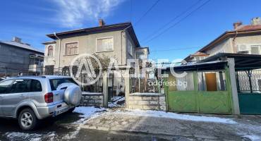 Къща/Вила, Ловеч, Младост, 681845, Снимка 1