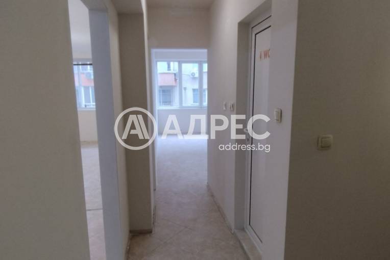 Двустаен апартамент, Варна, Базар "Левски", 682847, Снимка 1