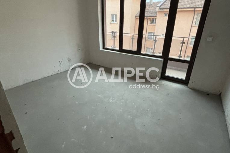 Тристаен апартамент, Велико Търново, Бузлуджа, 679849, Снимка 2