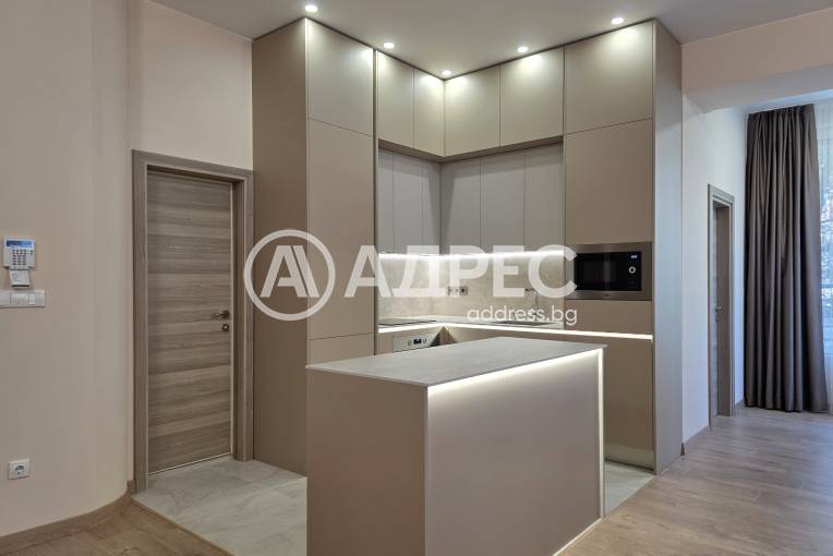 Тристаен апартамент, София, Иван Вазов, 679852, Снимка 5