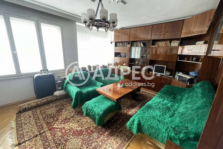 Многостаен апартамент, Шумен, Пожарна, 676854, Снимка 1