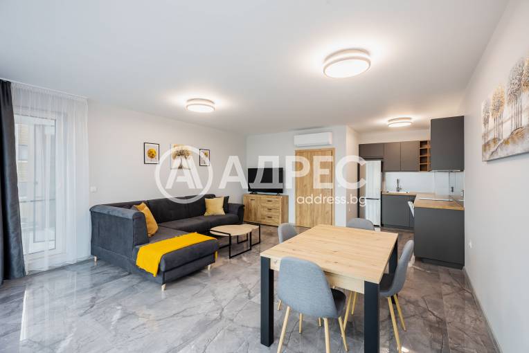 Тристаен апартамент, Варна, к.к. Св.Св. Константин и Елена, 685857, Снимка 1