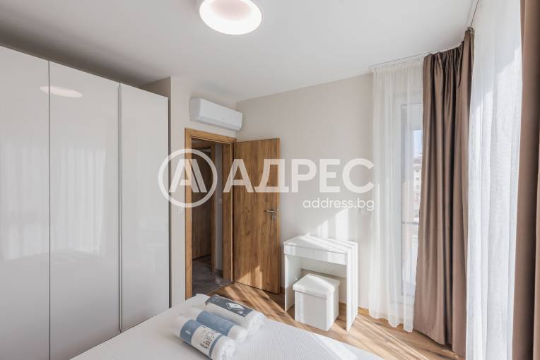 Тристаен апартамент, Варна, к.к. Св.Св. Константин и Елена, 685857, Снимка 16