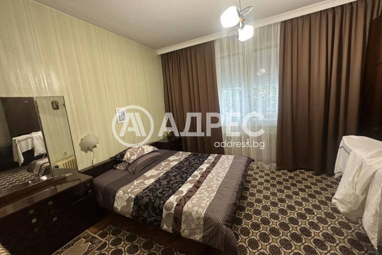 Тристаен апартамент, Плевен, Център, 658864, Снимка 1