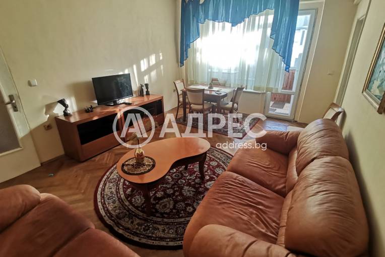 Тристаен апартамент, Варна, Погребите, 568865, Снимка 1