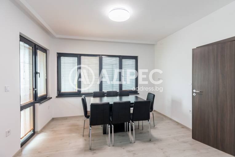 Тристаен апартамент, Варна, Спортна зала, 670865, Снимка 1