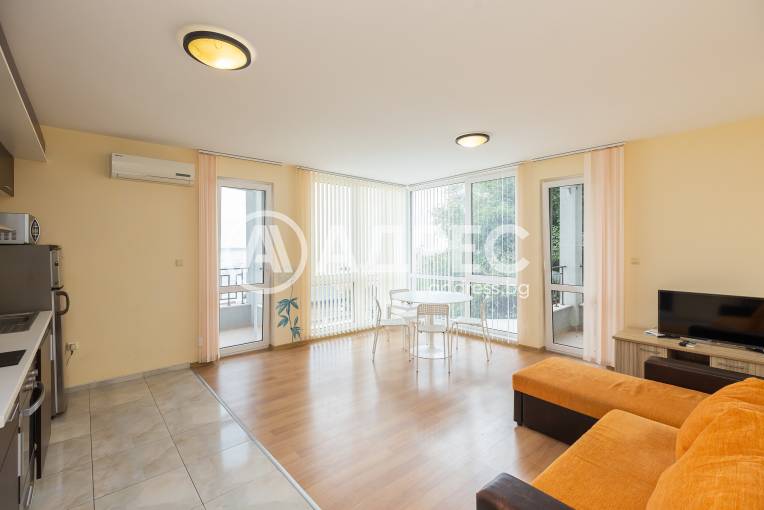 Тристаен апартамент, Варна, к.к. Чайка, 675865, Снимка 1