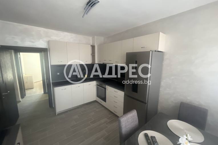 Тристаен апартамент, Варна, Колхозен пазар, 700865, Снимка 1
