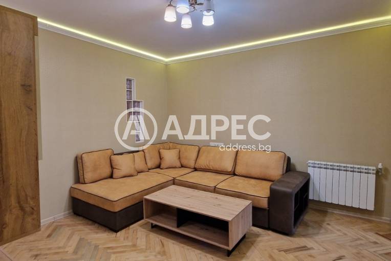 Тристаен апартамент, Варна, Център, 670866, Снимка 1