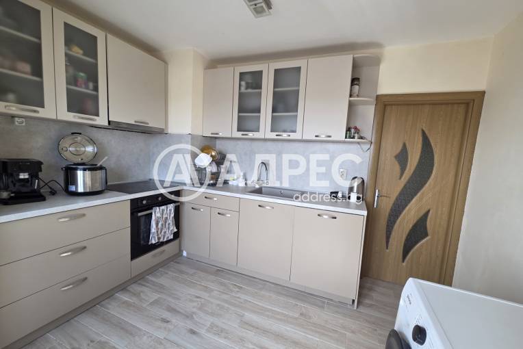 Тристаен апартамент, Варна, Цветен квартал, 687867, Снимка 1