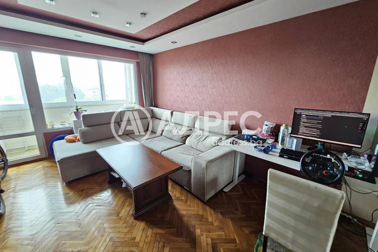 Тристаен апартамент, Варна, Цветен квартал, 671869, Снимка 1