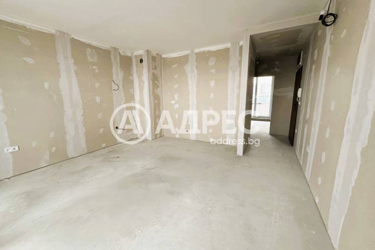 Двустаен апартамент, Варна, Трошево, 681875, Снимка 1