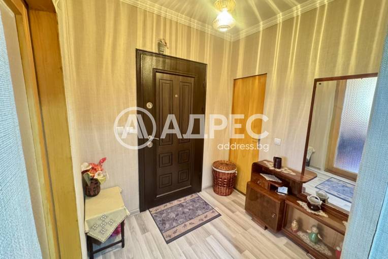 Двустаен апартамент, Попово, 701880, Снимка 1