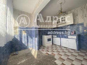 Многостаен апартамент, Шумен, Боян Българанов 2, 588881, Снимка 1