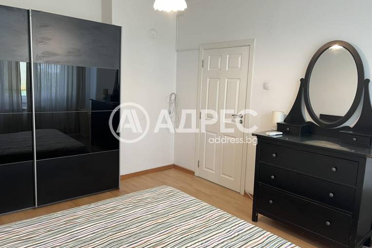 Двустаен апартамент, София, Иван Вазов, 665889, Снимка 1