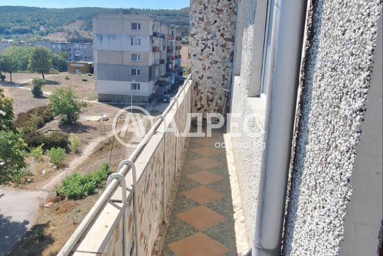 Тристаен апартамент, Девня, Повеляново, 664891, Снимка 2