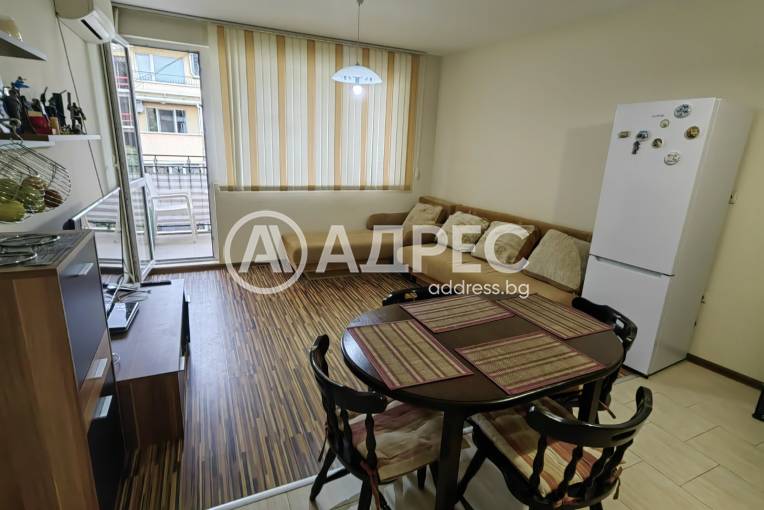 Тристаен апартамент, Варна, Колхозен пазар, 692891, Снимка 1