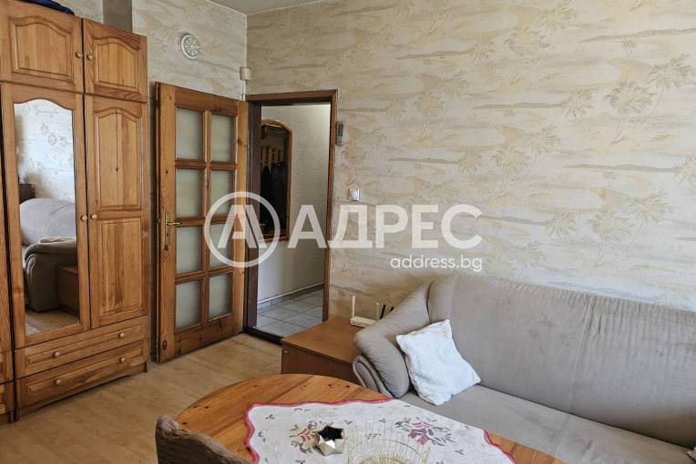 Тристаен апартамент, София, Надежда 3, 697893, Снимка 1