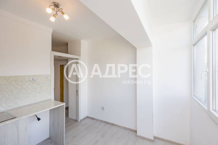 Тристаен апартамент, Варна, Базар "Левски", 697895, Снимка 16