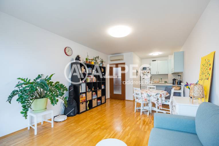 Двустаен апартамент, Варна, к.к. Св.Св. Константин и Елена, 669900, Снимка 8