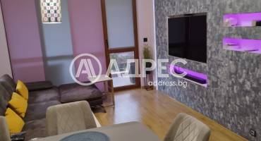 Тристаен апартамент, Благоевград, Широк център, 674900, Снимка 1