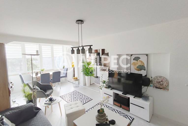 Тристаен апартамент, Варна, Чайка, 681902, Снимка 1