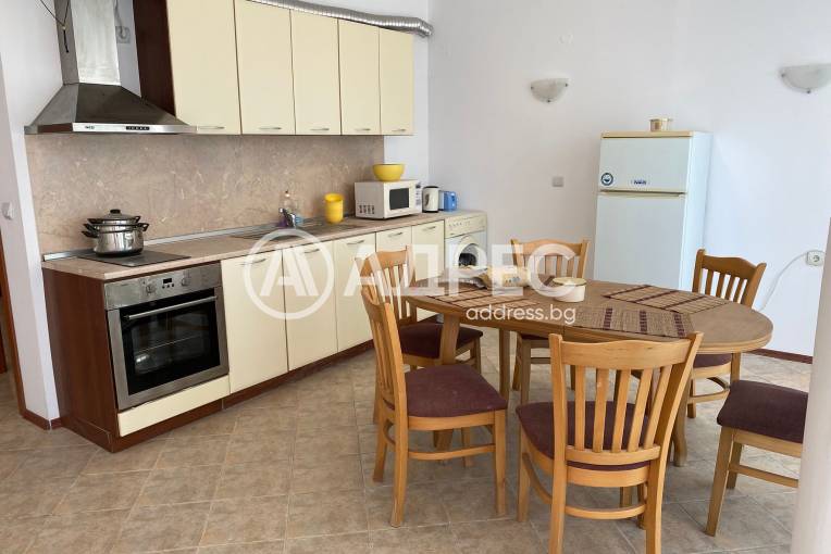 Тристаен апартамент, Божурец, 664905, Снимка 1