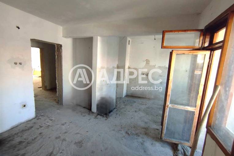 Тристаен апартамент, Ямбол, 670905, Снимка 1