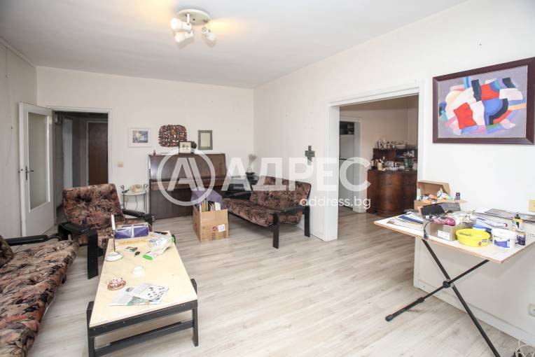 Тристаен апартамент, София, Изгрев, 701907, Снимка 1