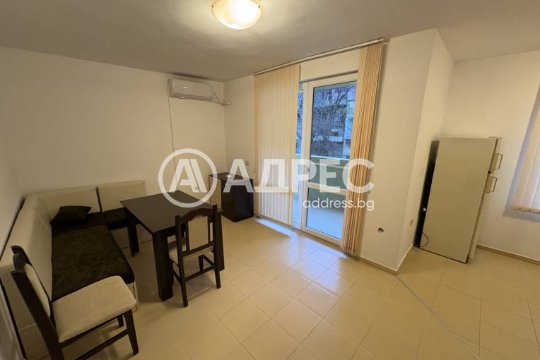 Двустаен апартамент, Варна, Погребите, 677908, Снимка 1