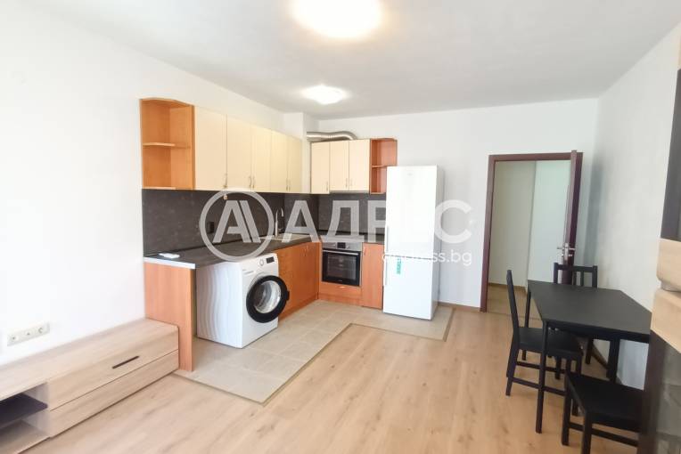 Тристаен апартамент, Благоевград, Широк център, 692908, Снимка 1