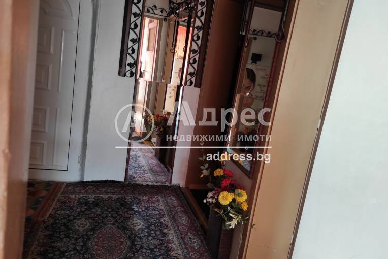 Етаж от къща, Благоевград, Широк център, 595910, Снимка 15
