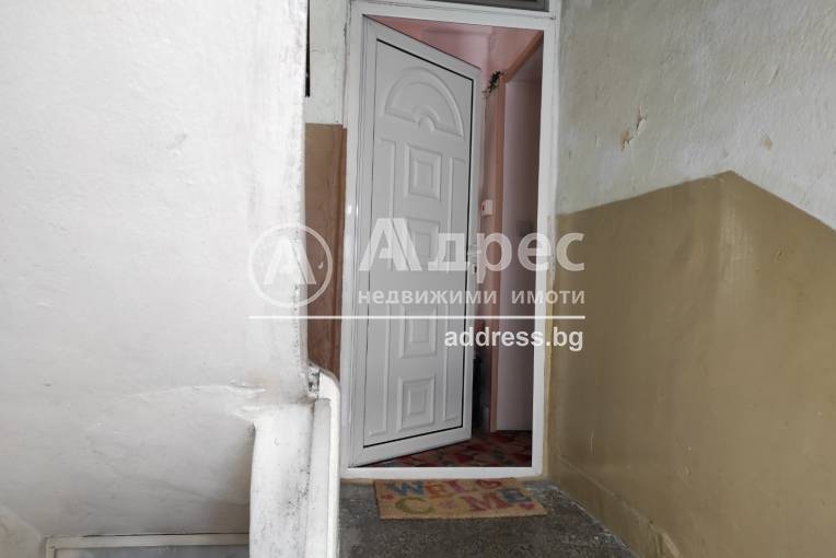 Етаж от къща, Благоевград, Широк център, 595910, Снимка 20