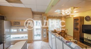 Многостаен апартамент, Варна, Червен площад, 696910, Снимка 5