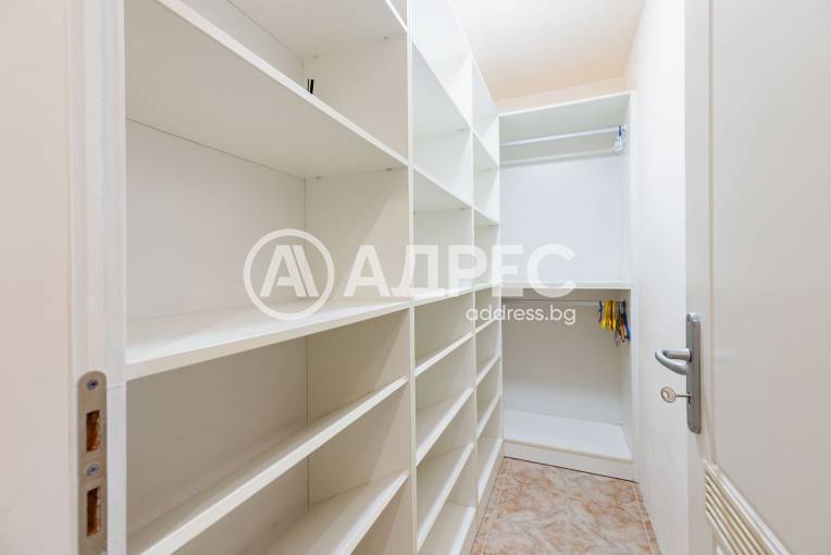 Многостаен апартамент, Варна, Червен площад, 696910, Снимка 15