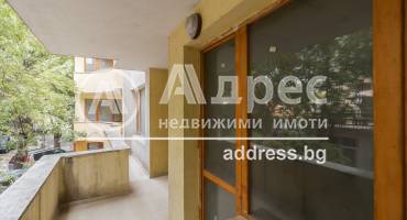 Тристаен апартамент, Варна, Колхозен пазар, 557911