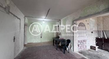 Двустаен апартамент, Ясен, 678911, Снимка 1